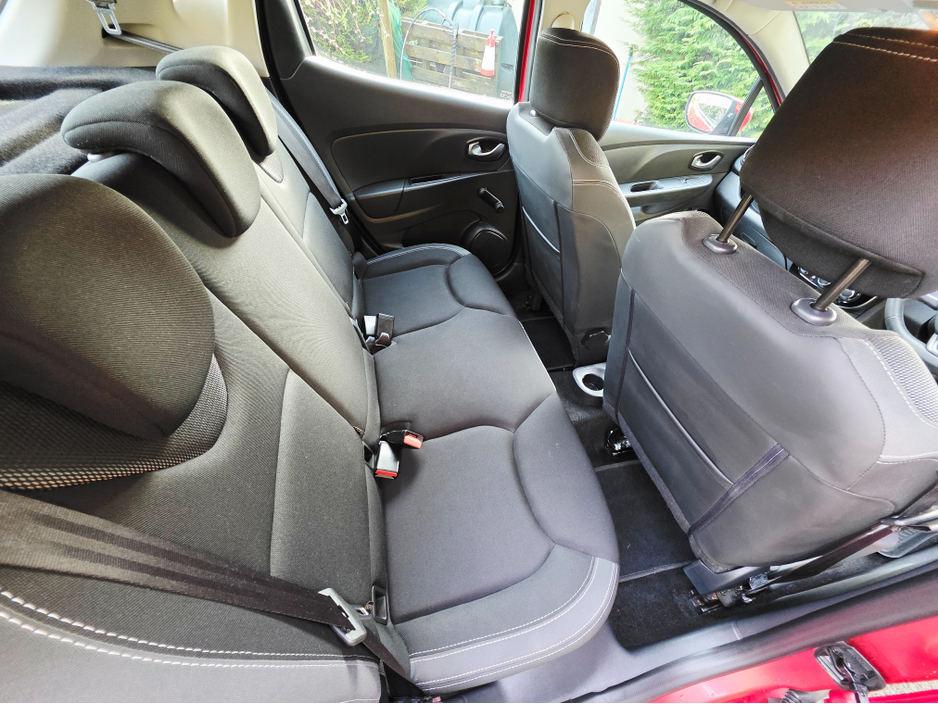 2019 Renault Clio - image 9