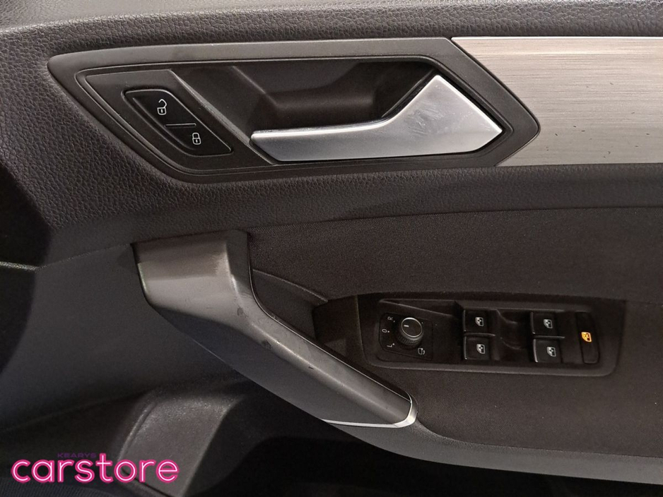 2016 Volkswagen Touran - image 17