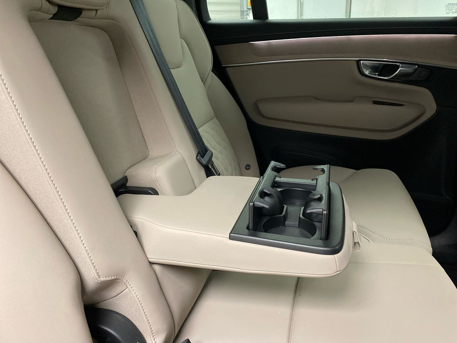 2025 Volvo XC90 - image 15