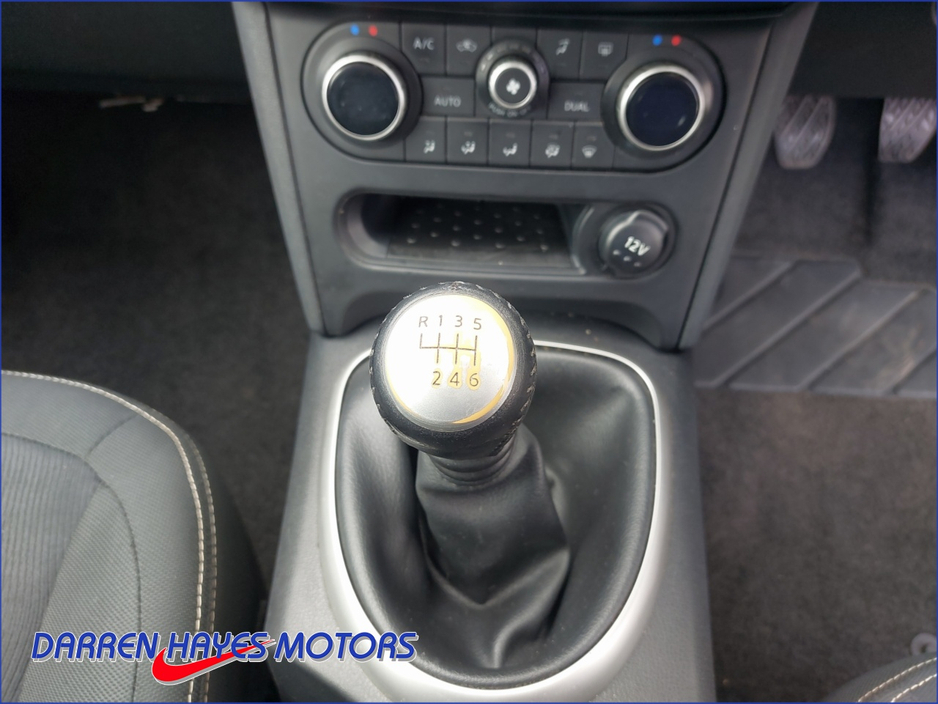 2012 Nissan Qashqai - image 13