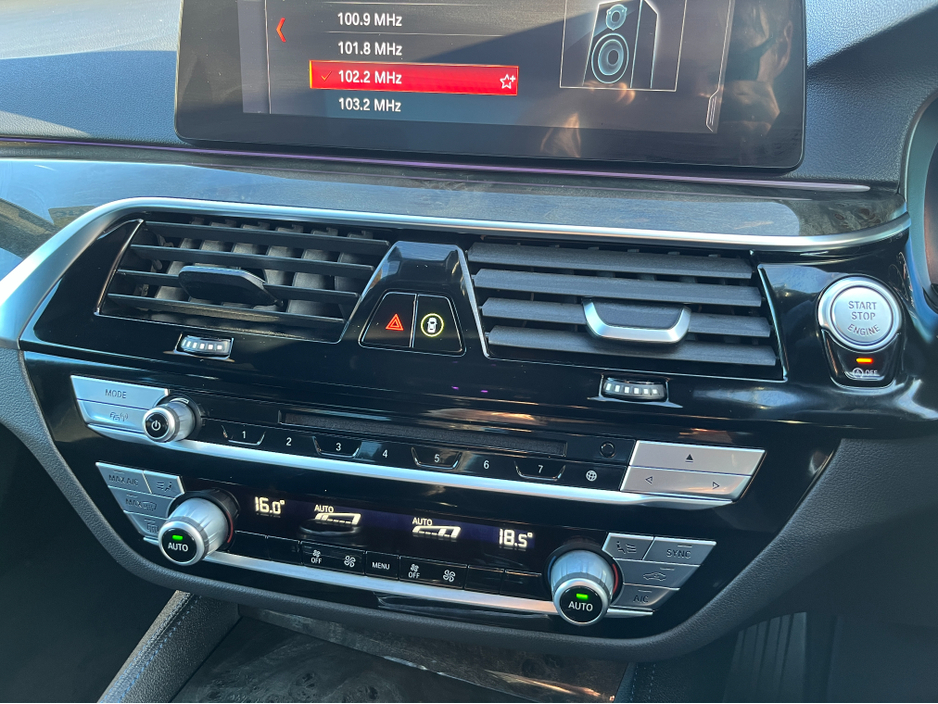 2018 BMW 5 Series - image 18