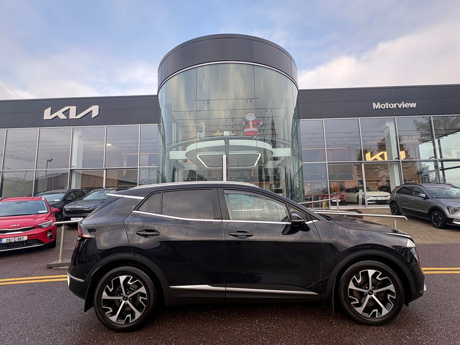 2022 Kia Sportage Manual 5DR, Touch Screen Infotainment System, Reversing Camera, Bluetooth, Sat nav, Multi-Function Steering Wheel