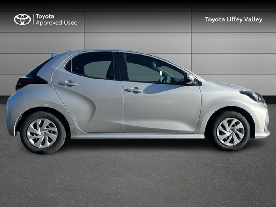 2021 Toyota Yaris YARIS 1.5 HYBRID €18,950
