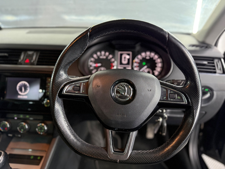 2015 Skoda Octavia - image 22