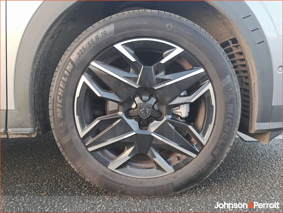 2025 Peugeot 3008 1.2 MHEV 145bhp eDCS6 Allure €45,450