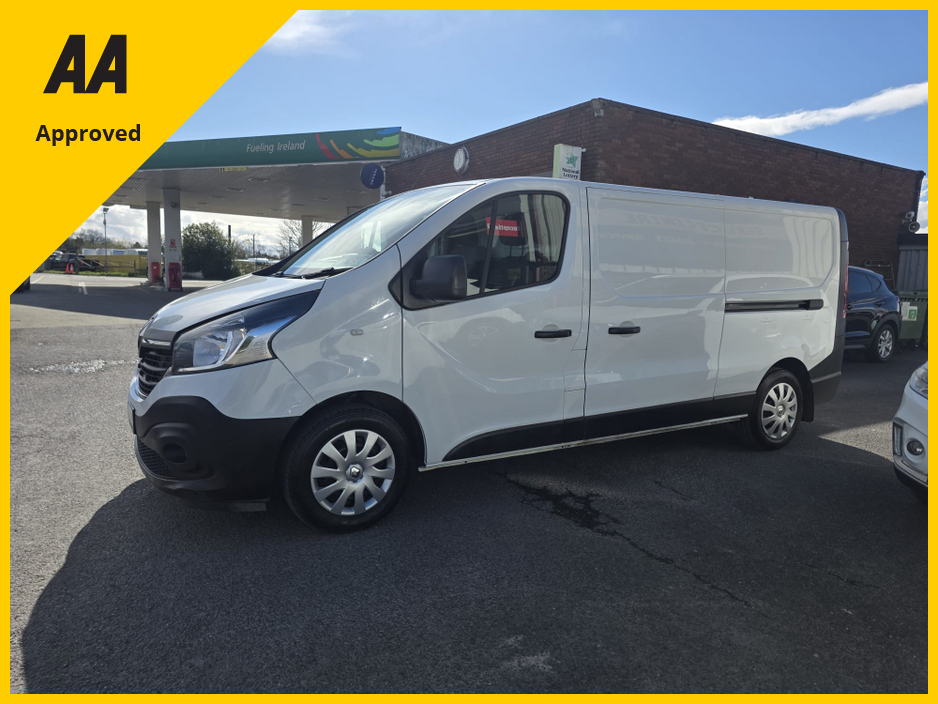 2021 Renault Trafic - image 4