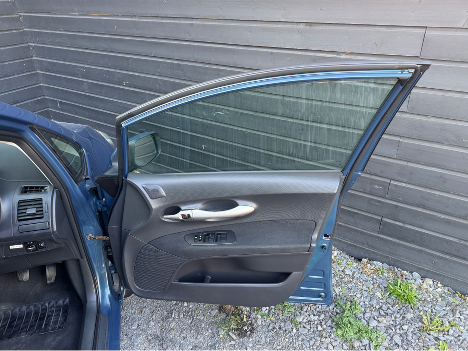 2008 Toyota Auris - image 15