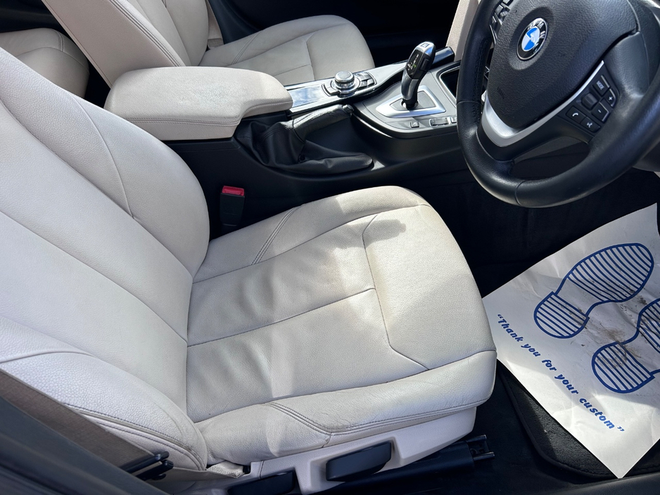 2016 BMW 3 Series - image 7