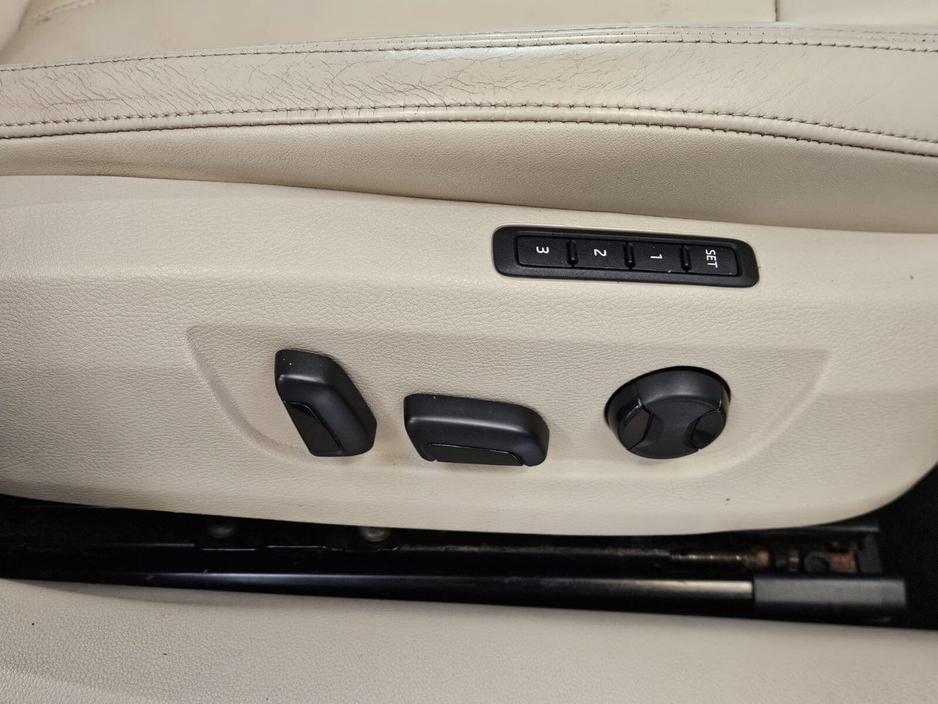 2019 Skoda Superb - image 8