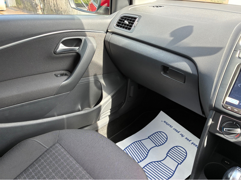 2014 Volkswagen Polo - image 20