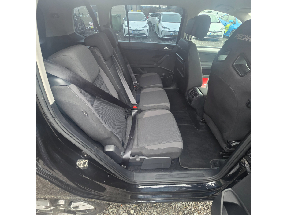 2016 Volkswagen Touran 1.2 TSI 110HP Trendline €15,950