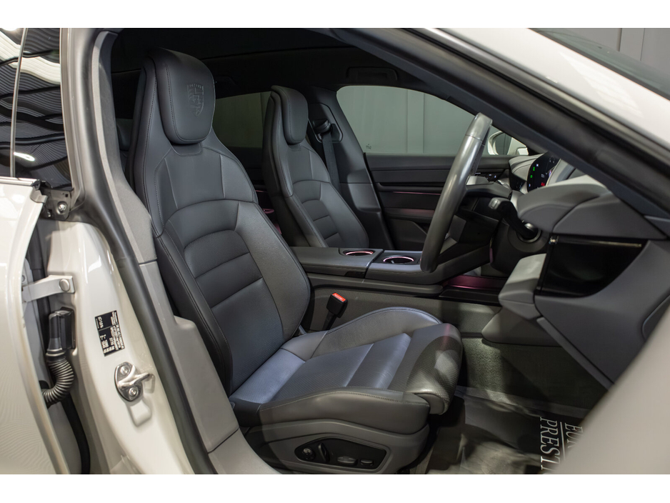 2023 Porsche Taycan Taycan Sport Turismo €71,950