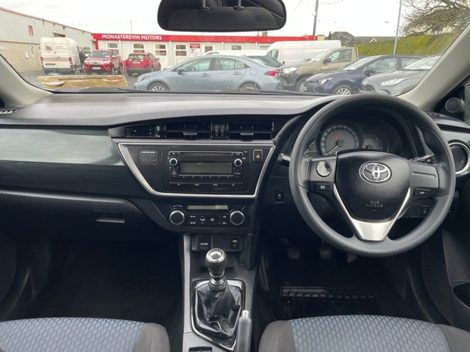 2015 Toyota Auris 1.33 5DR TERRA 4DR €12,888