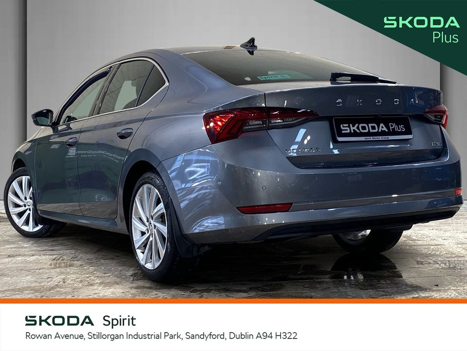 2023 Skoda Octavia - image 3