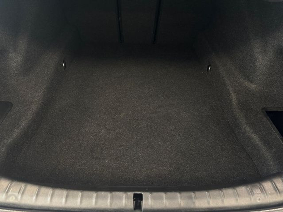 2020 BMW 5 Series - image 18