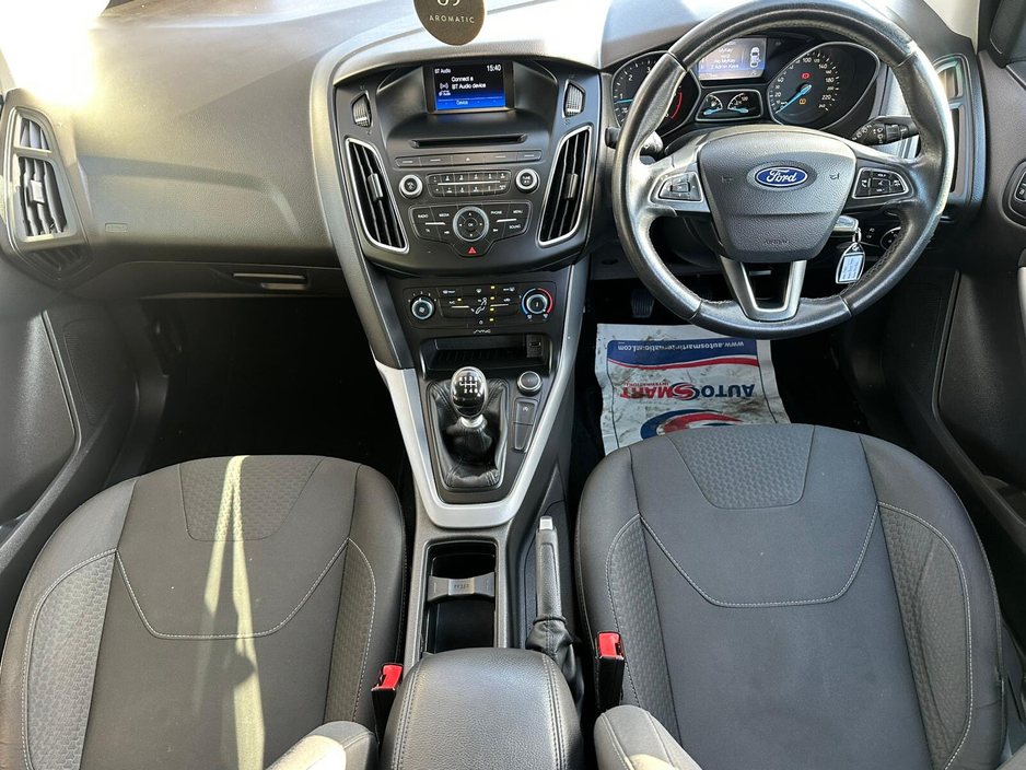 2017 Ford Focus - image 8
