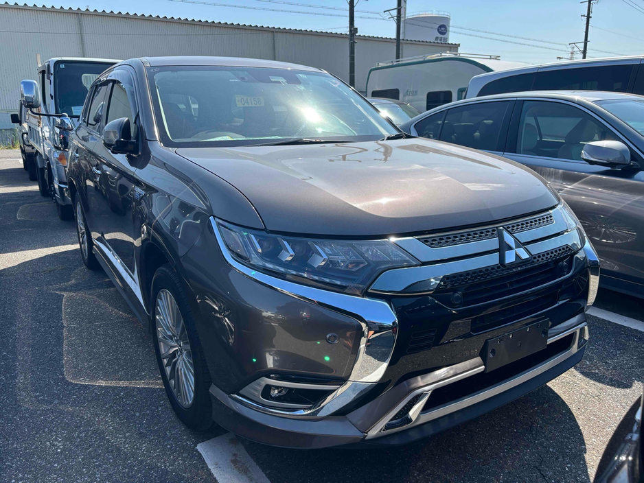 2019 Mitsubishi Outlander PHEV G 4WD AUTOMATIC HYBRID 2.4 PETROL //HEATED SEATS AND STEERING WHEEL//ADAPTIVE CRUISE CONTROL//REVERSE CAMERA//HALF LEATHER SEATS// €23,950