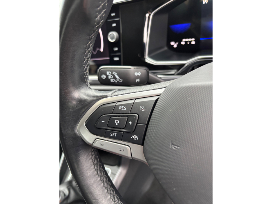 2023 Volkswagen Taigo - image 34