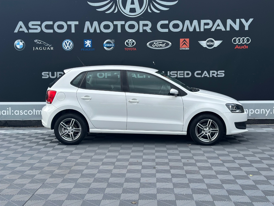 2013 Volkswagen Polo - image 4