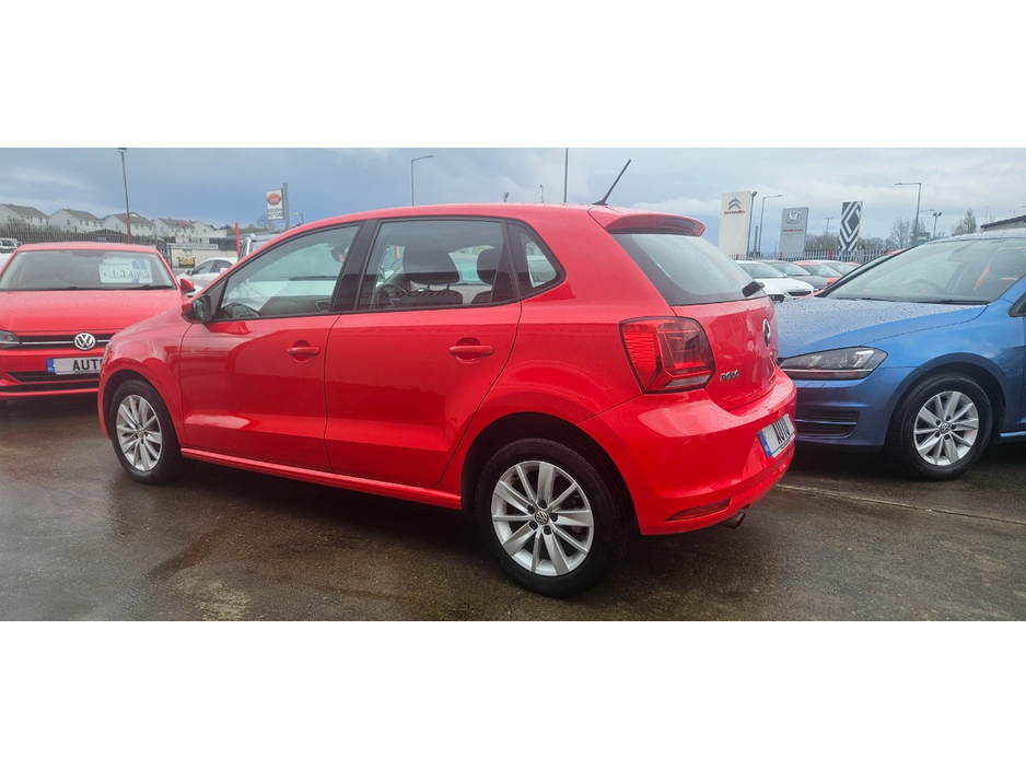 2015 Volkswagen Polo - image 9