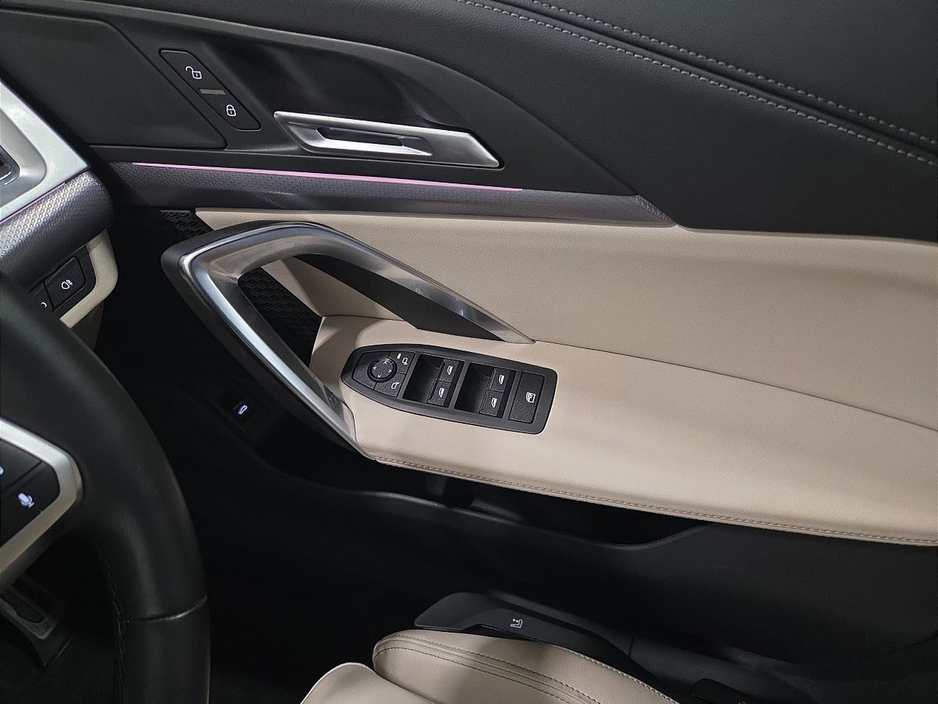 2024 BMW iX1 - image 23