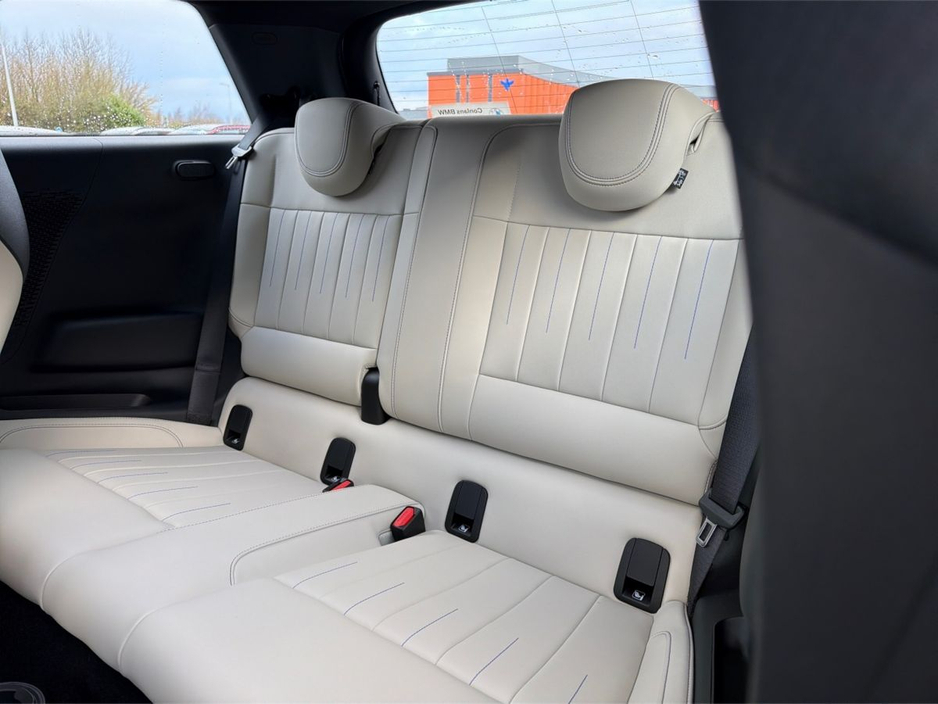 2025 MINI Hatch Cooper SE €32,950