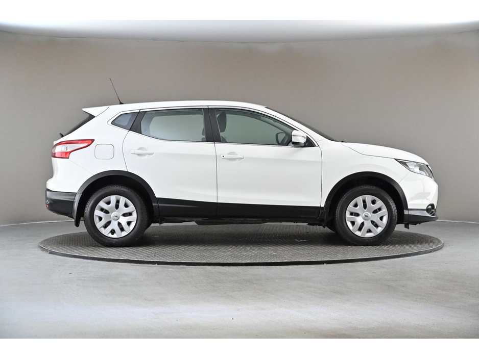 2017 Nissan Qashqai - image 11