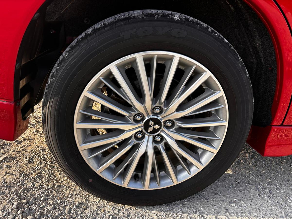 2018 Mitsubishi Outlander - image 6