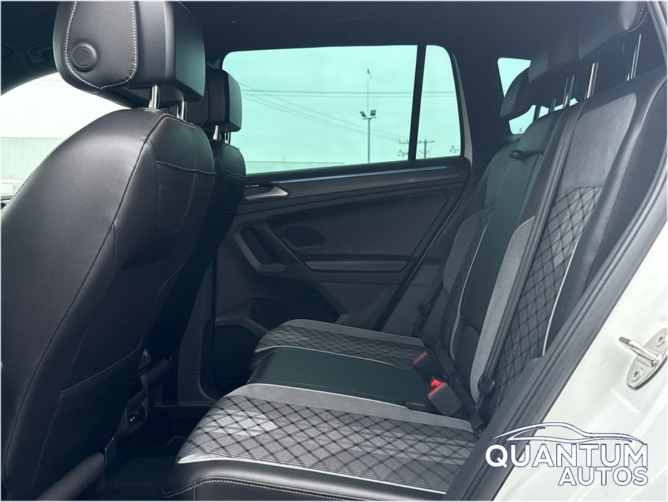 2023 Volkswagen Tiguan - image 14