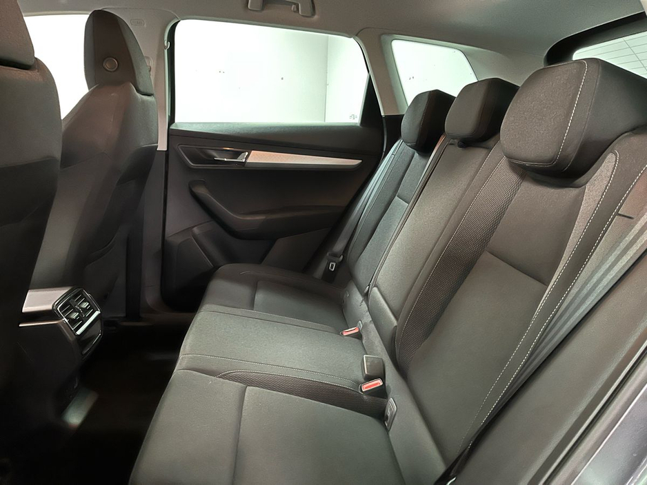 2022 Skoda Karoq Ambition 1.0TSI 110BHP - Parking Sensors - Climate Control - Cruise Control - Auto Lights/Wipers - Apple CarPlay/Android Auto €26,950