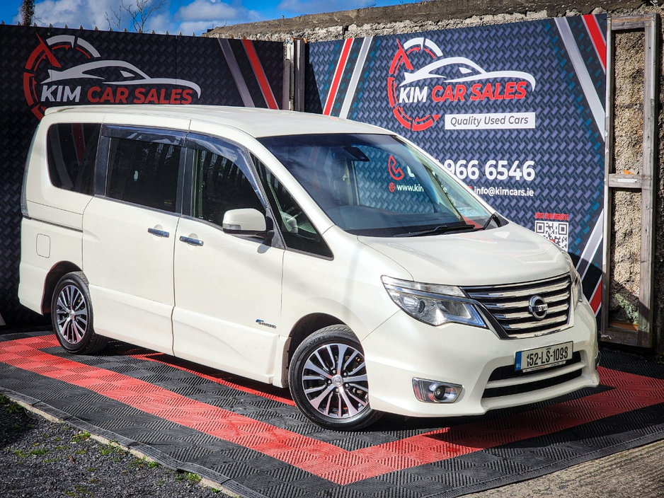 2015 Nissan Serena - image 2