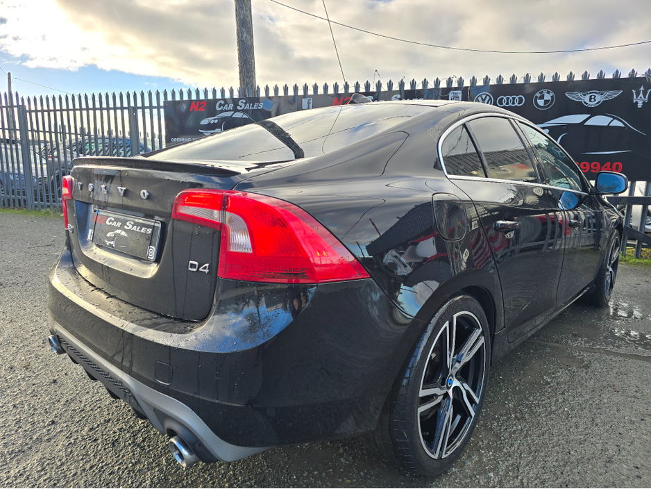 2018 Volvo S60 - image 7