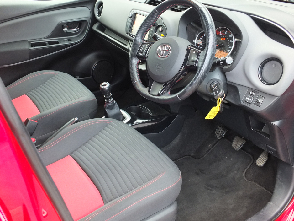 2016 Toyota Yaris 1.33 VVT-I SPORT 5DR €9,450