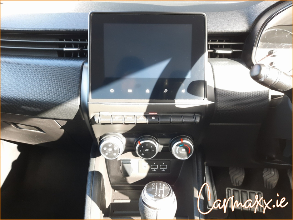 2022 Renault Clio - image 26