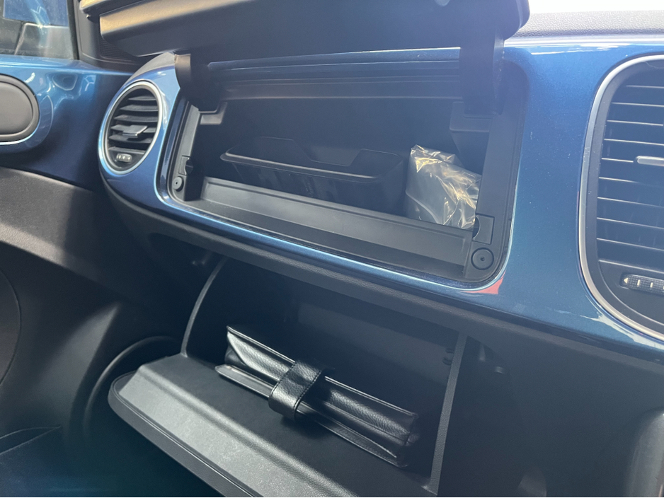 2017 Volkswagen Beetle - image 14