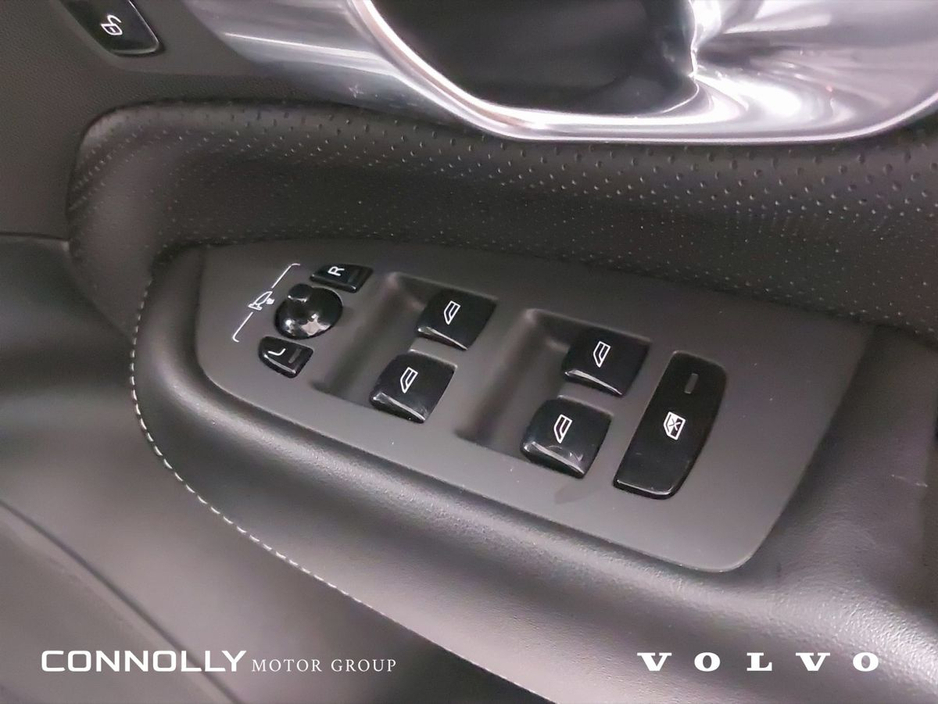 2020 Volvo XC90 B5 R-Design Auto €445pm €49,995