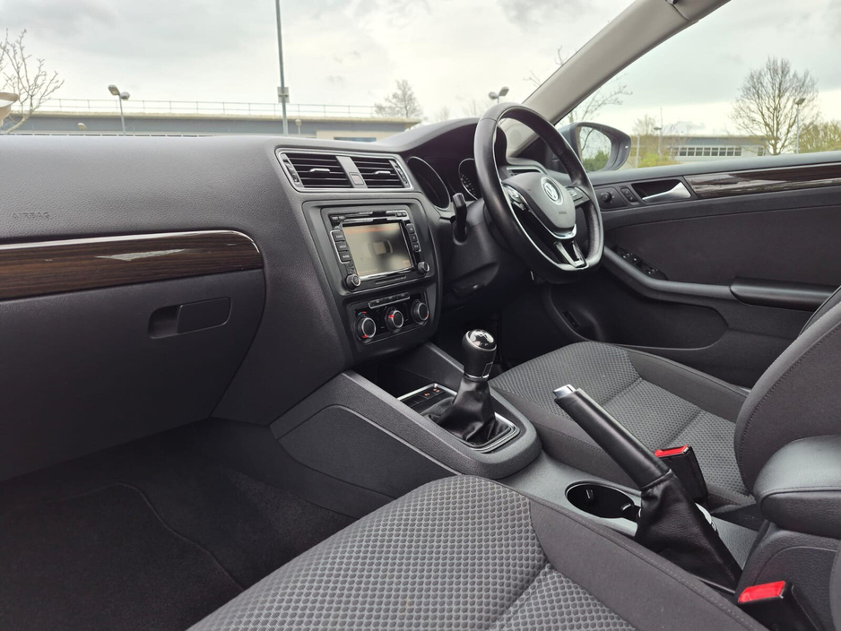 2015 Volkswagen Jetta - image 19