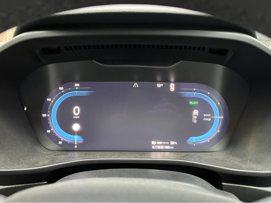 2022 Volvo XC40 - image 24