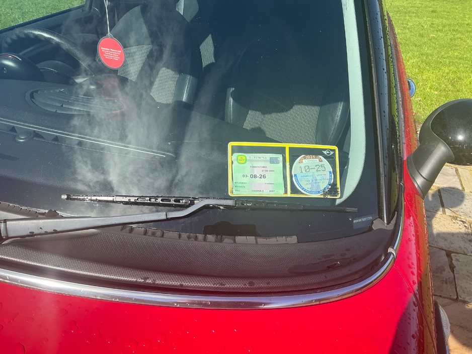 2007 MINI Hatch - image 12