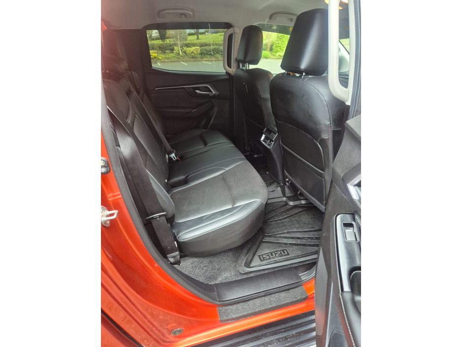 2021 Isuzu D-MAX - image 7
