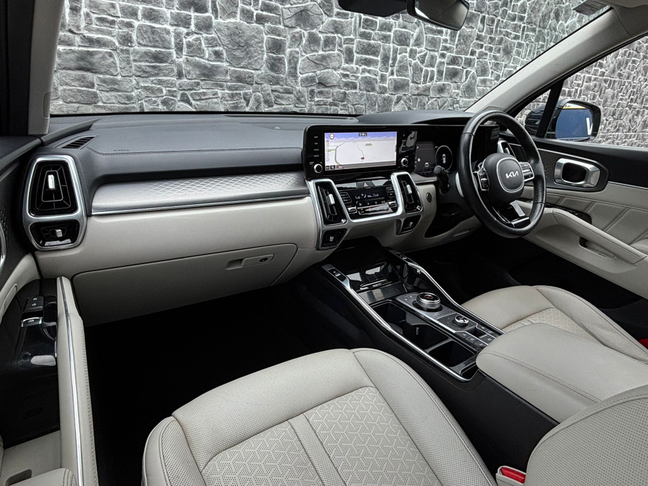 2022 Kia Sorento - image 12