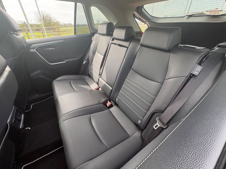 2024 Toyota Rav4 - image 10