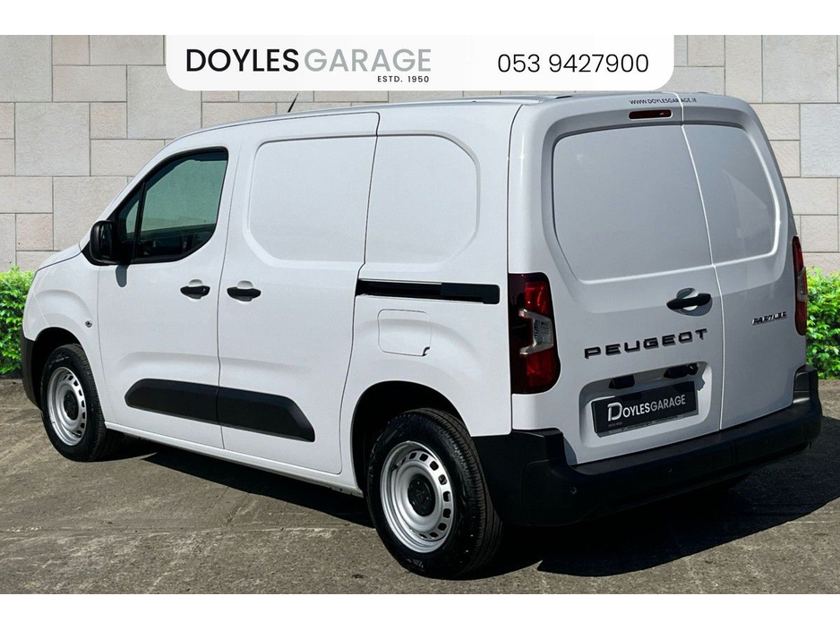 2024 Peugeot Partner - image 16