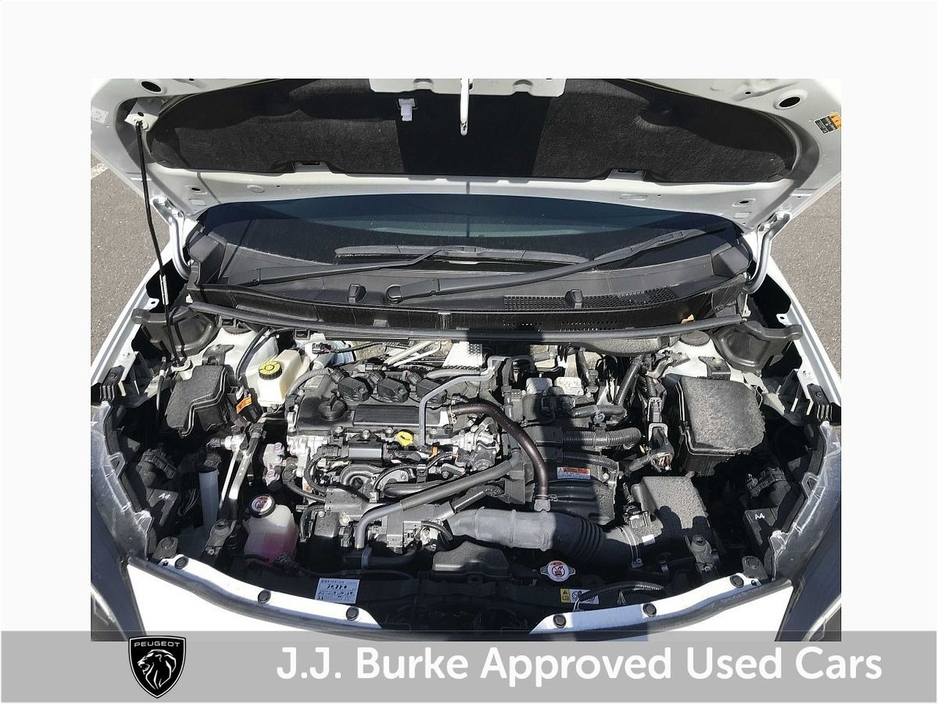 2024 Toyota Yaris - image 18