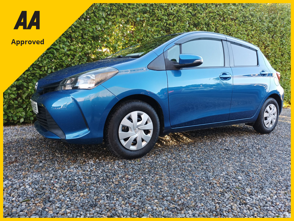 2016 Toyota Yaris 1.3 PETROL 4 CYLINDER AUTOMATIC ONLY 28,643 kms FACTORY IMMOBILISER PROXIMITY KEY MULTI FUNCTION STEERING WHEEL REVERSE CAMERA TOUCH SCREEN RADIO ANDROID AUTO APPLE CAR PLAY 2 YEARS NCT 1 YEAR ROADTAX €13,495