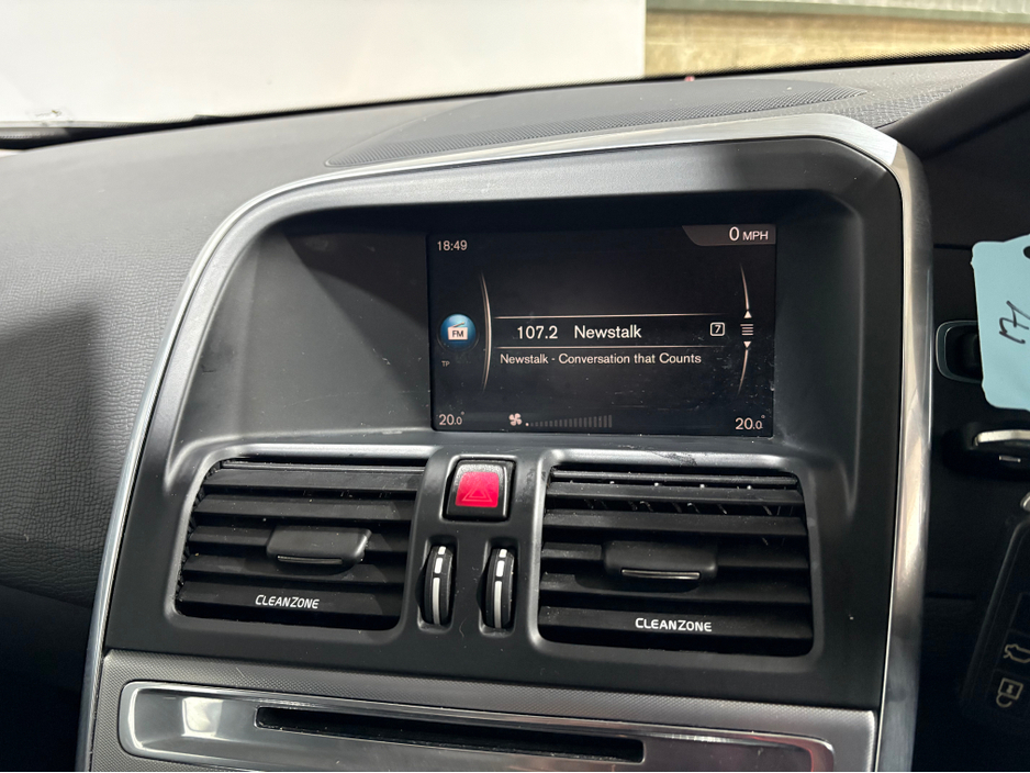 2017 Volvo XC60 SE NAV D4 2.0 TD B4 R-DESIGN MHEV 197BHP €15,950