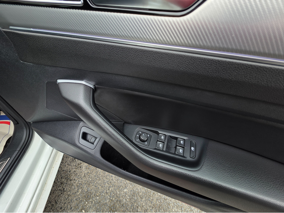 2017 Volkswagen Arteon - image 12