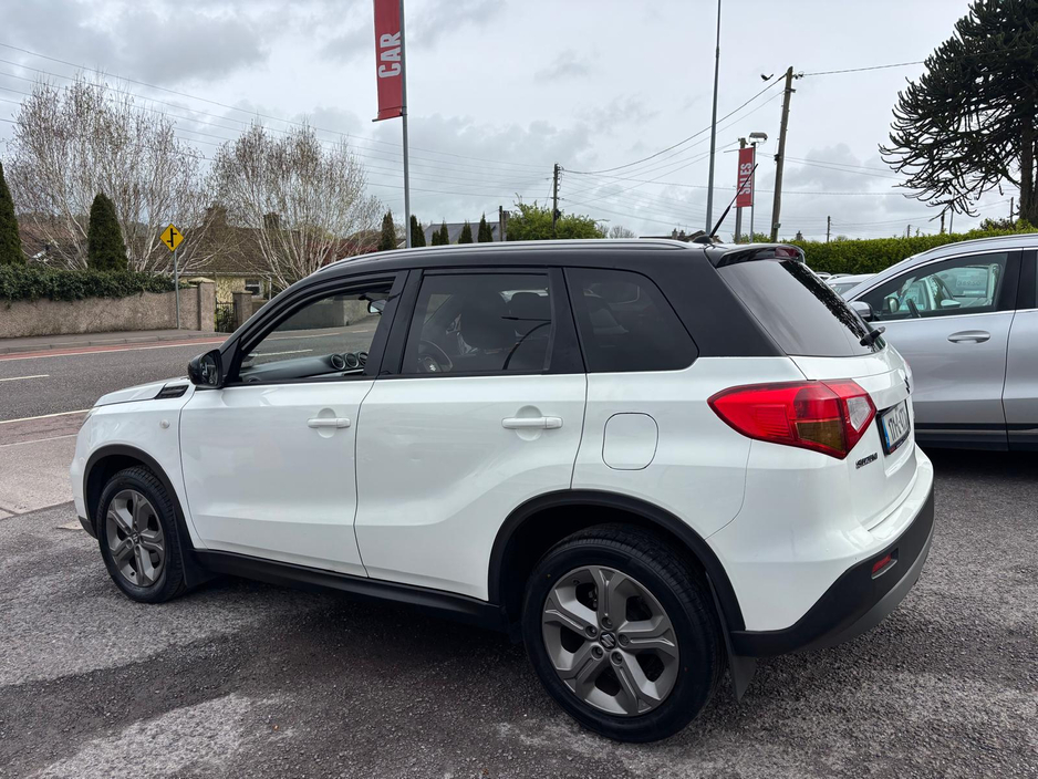 2017 Suzuki Vitara - image 10