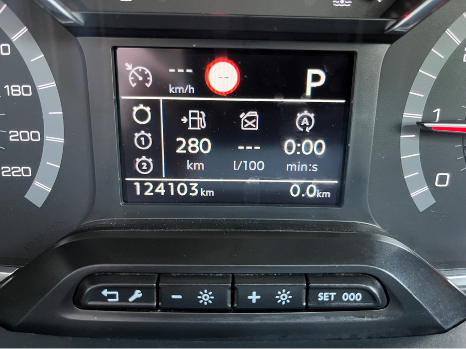 2020 Peugeot Rifter - image 27