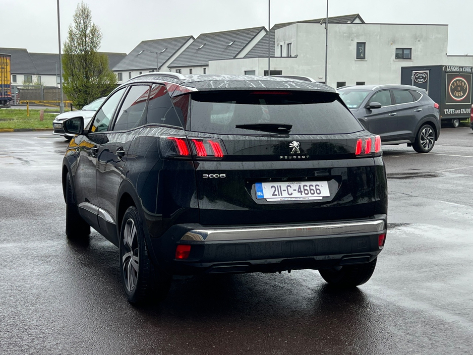 2021 Peugeot 3008 - image 8
